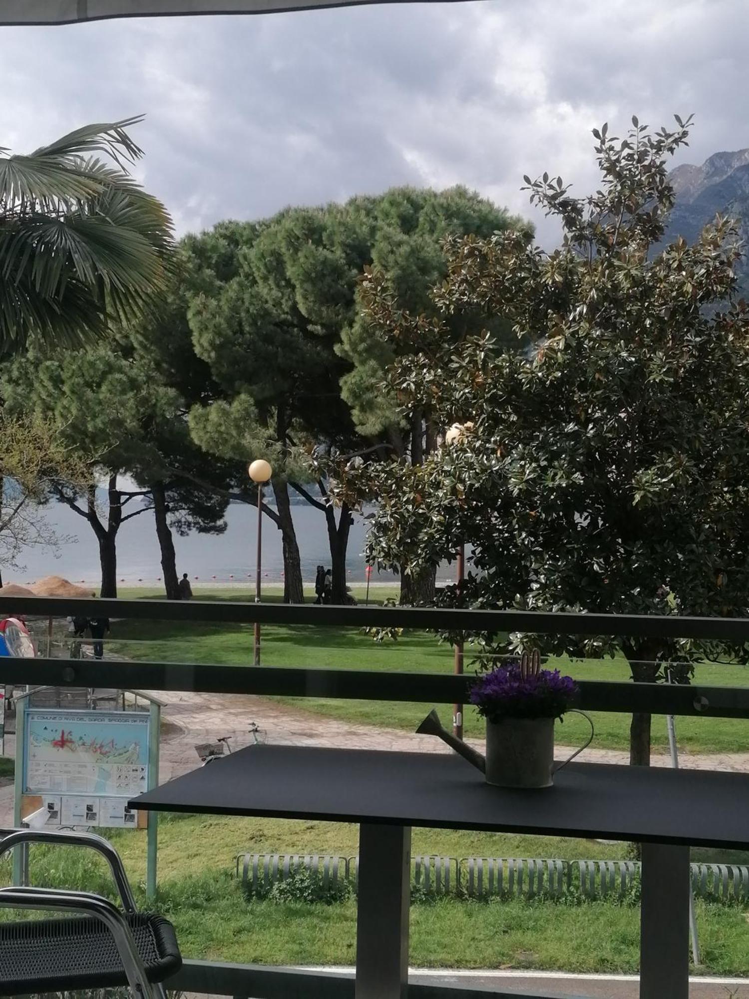 Appartement Lago Blu Riva del Garda Ngoại thất bức ảnh
