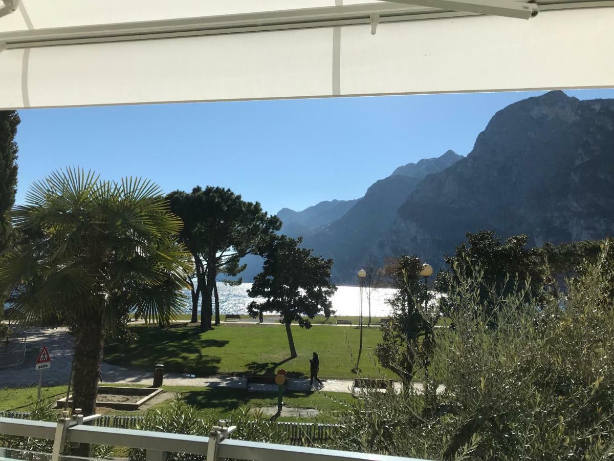 Appartement Lago Blu Riva del Garda Ngoại thất bức ảnh